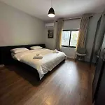 Spacious Villa Apartment In A Trendy Neighborhood