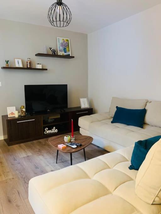 Appartement Spacious In A Trendy Neighborhood Tirana
