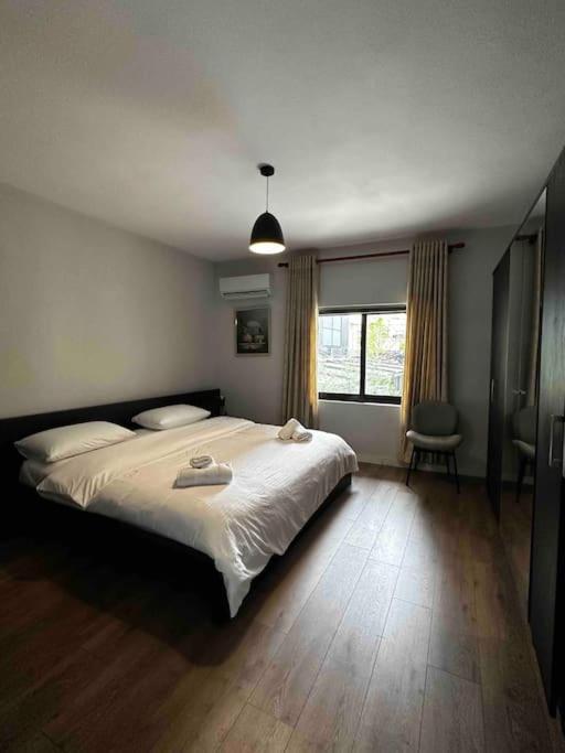 Spacious In A Trendy Neighborhood