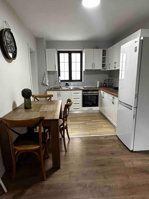 Spacious In A Trendy Neighborhood