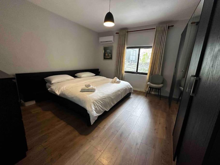 Spacious In A Trendy Neighborhood Appartement *
