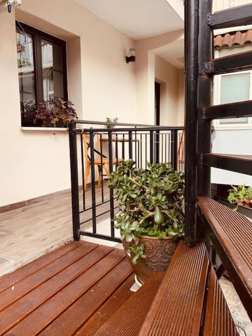 Spacious In A Trendy Neighborhood Appartement Tirana