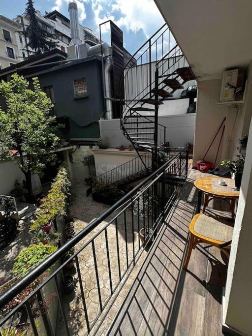 Spacious In A Trendy Neighborhood Tirana